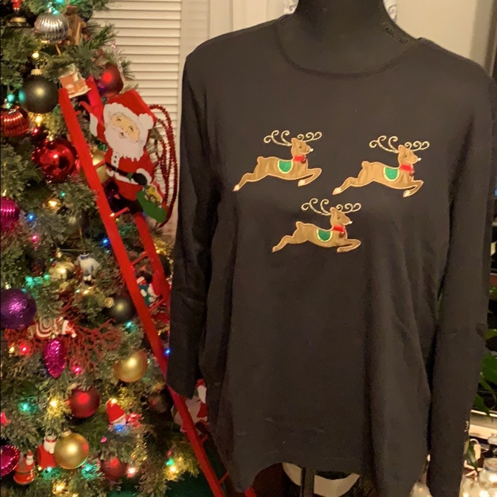 Size XL black long sleeve holiday top w/reindeer